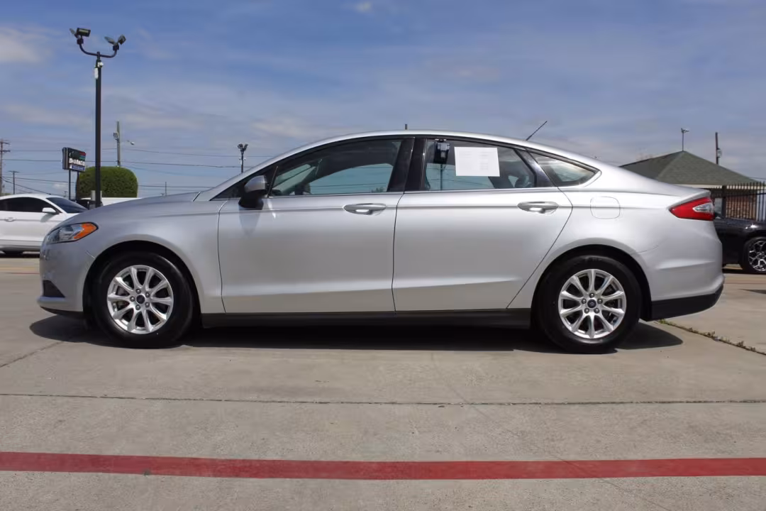 2015 Ford Fusion - 3FA6P0G79FR234032 - Image #2