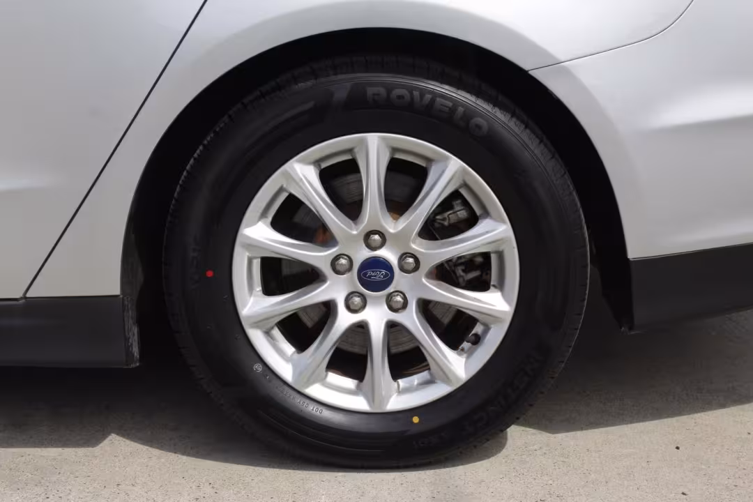 2015 Ford Fusion - 3FA6P0G79FR234032 - Image #4