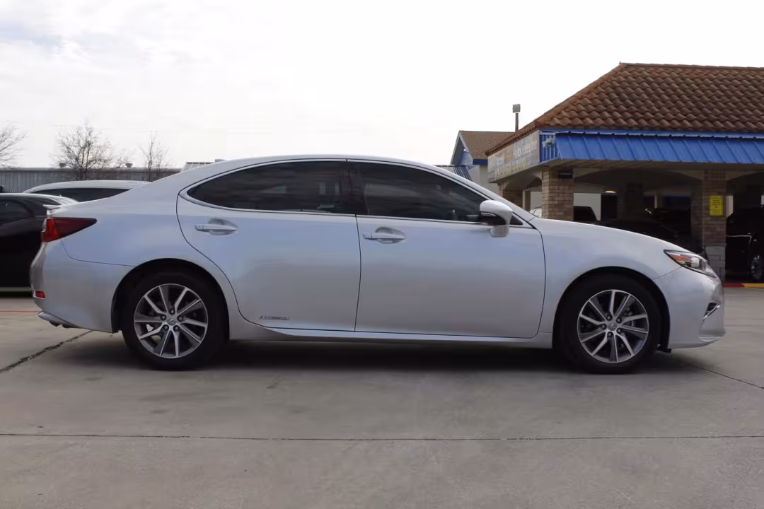 2017 Lexus ES 300h - JTHBW1GG7H2136334 - Image #7